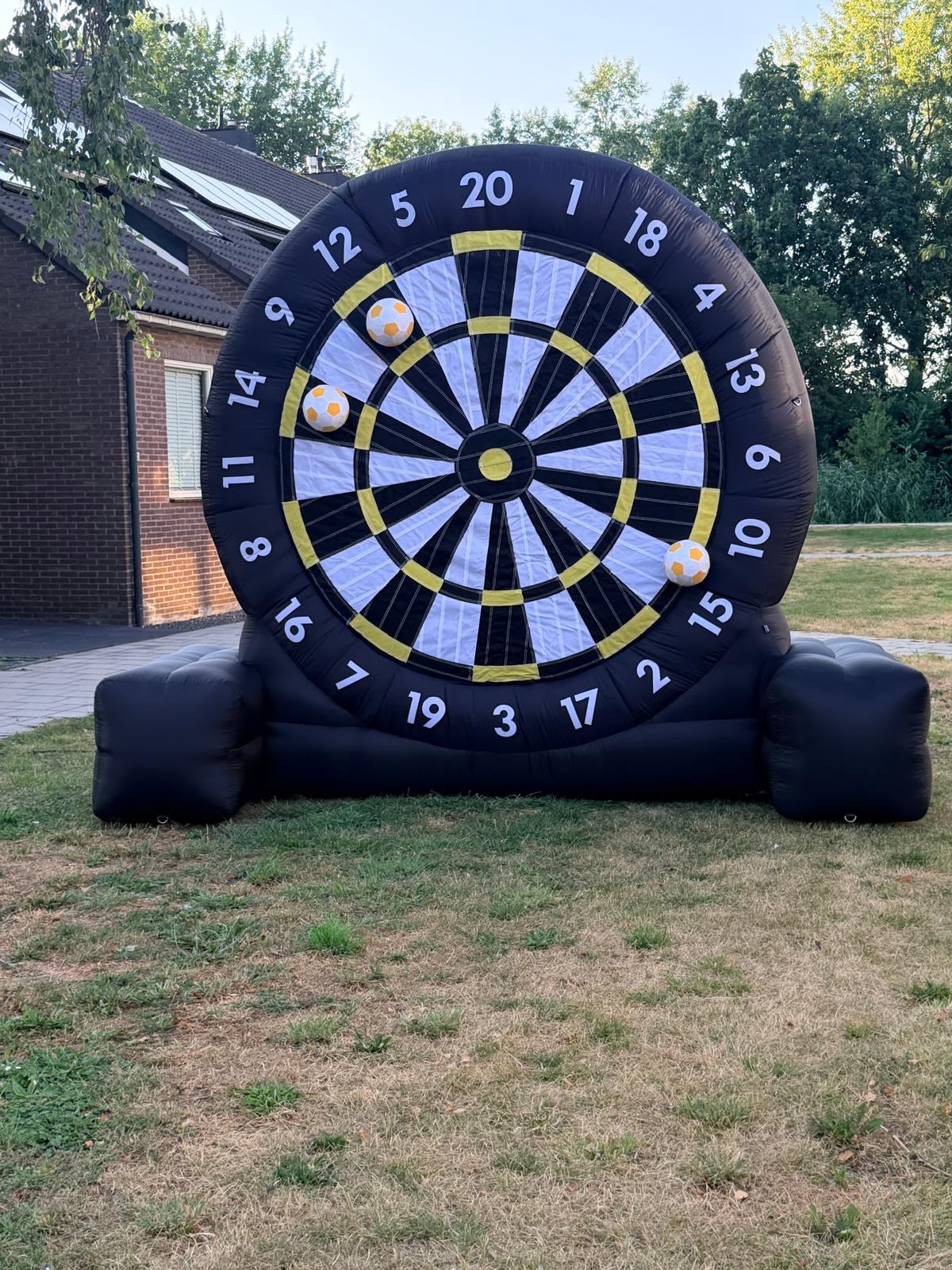 Voetbal dartbord huren – Opblaasbaar
